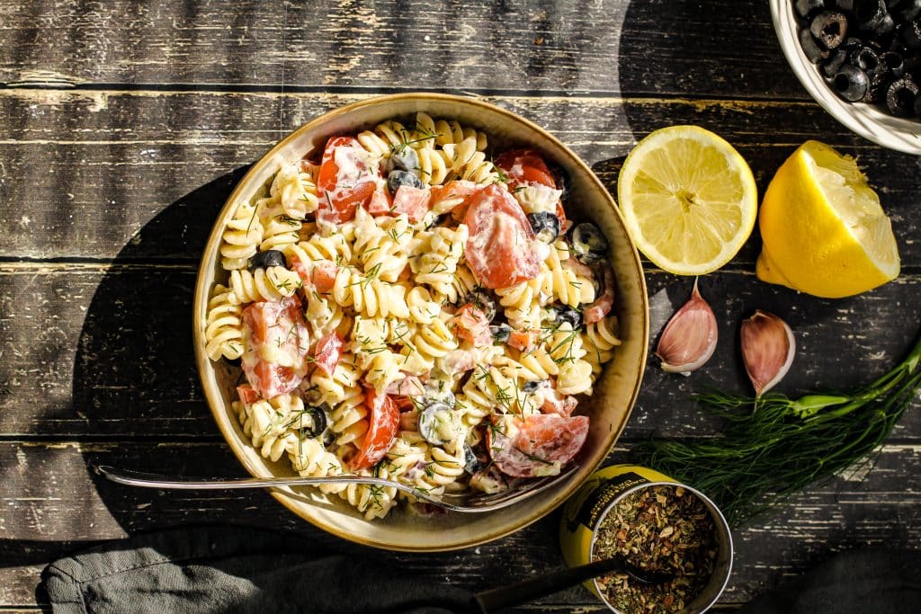 Tzatziki Nudelsalat - der Salat für alle Tzatzikiliebhaber