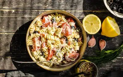 Tzatziki Nudelsalat – der Salat für alle Tzatzikiliebhaber