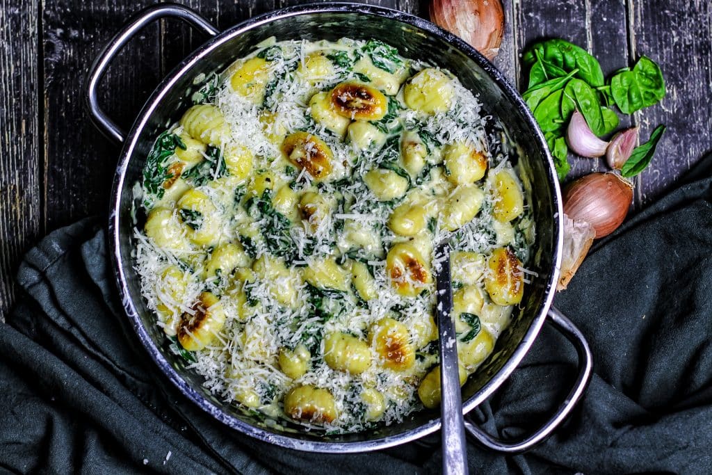 Schnelle Gnocchi Pfanne mit Spinat