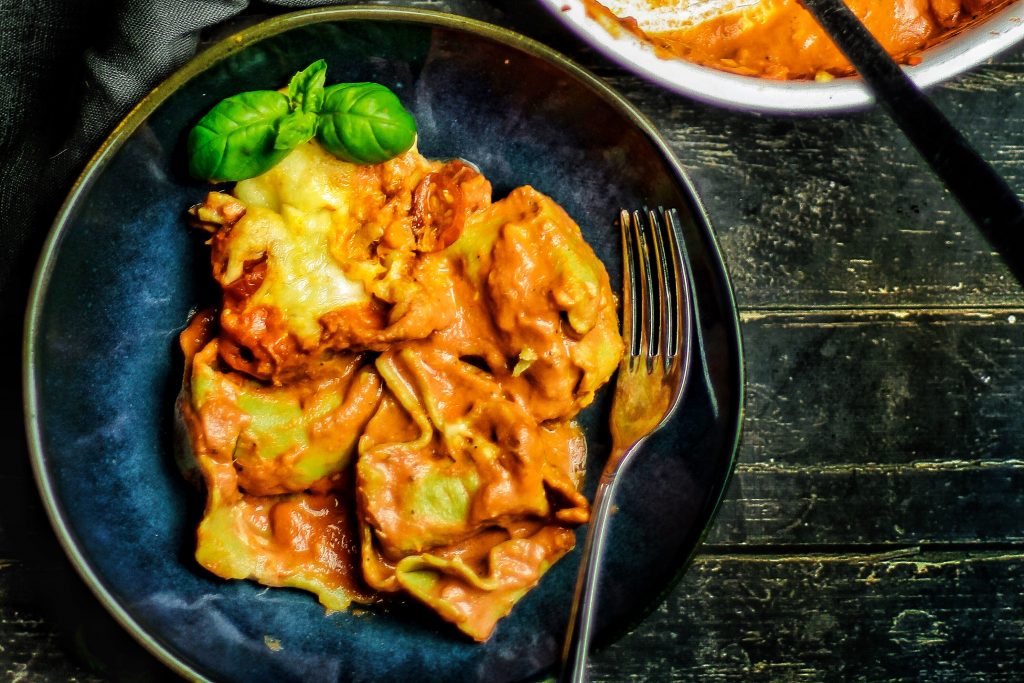 Schnelle Ofentortelloni