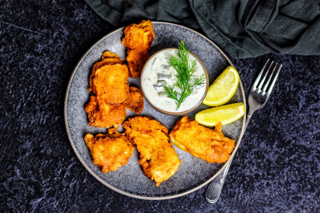 Backfisch in Bierteig mit leckerer Remoulade