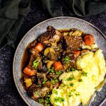 Boeuf Bourguignon ist ein Schmorgericht der Extraklasse