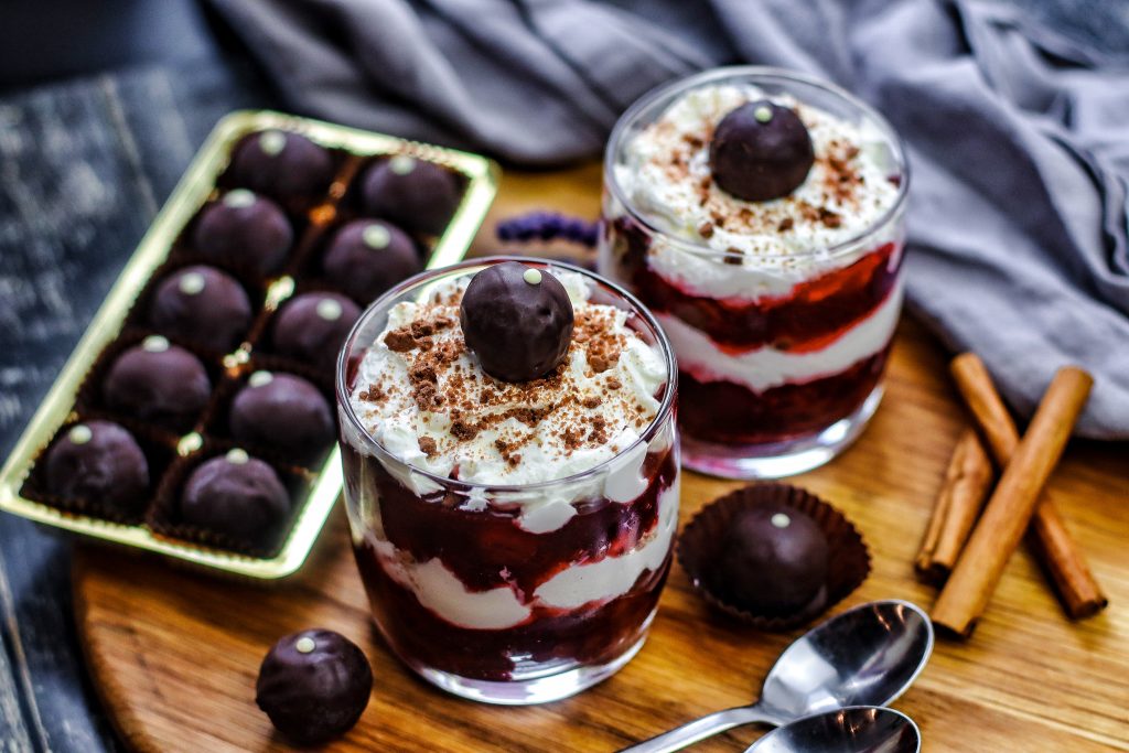 Kirschdessert mit Schokotrüffeln