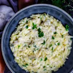 Orzo Risotto mit Parmesan ist super einfach in der Zubereitung