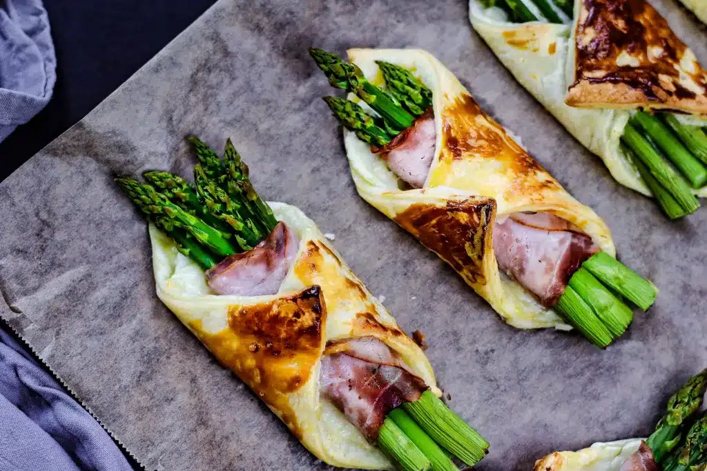 Spargel im Blätterteig