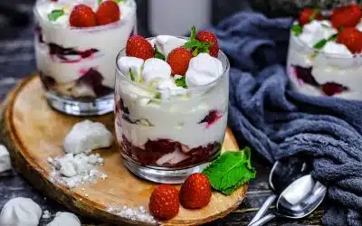 Himbeer Schichtdessert mit griechischem Joghurt