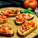 Bruschetta passt perfekt im Sommer