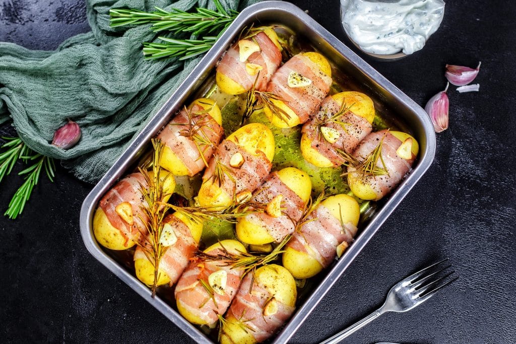 Kartoffeln im Speckmantel