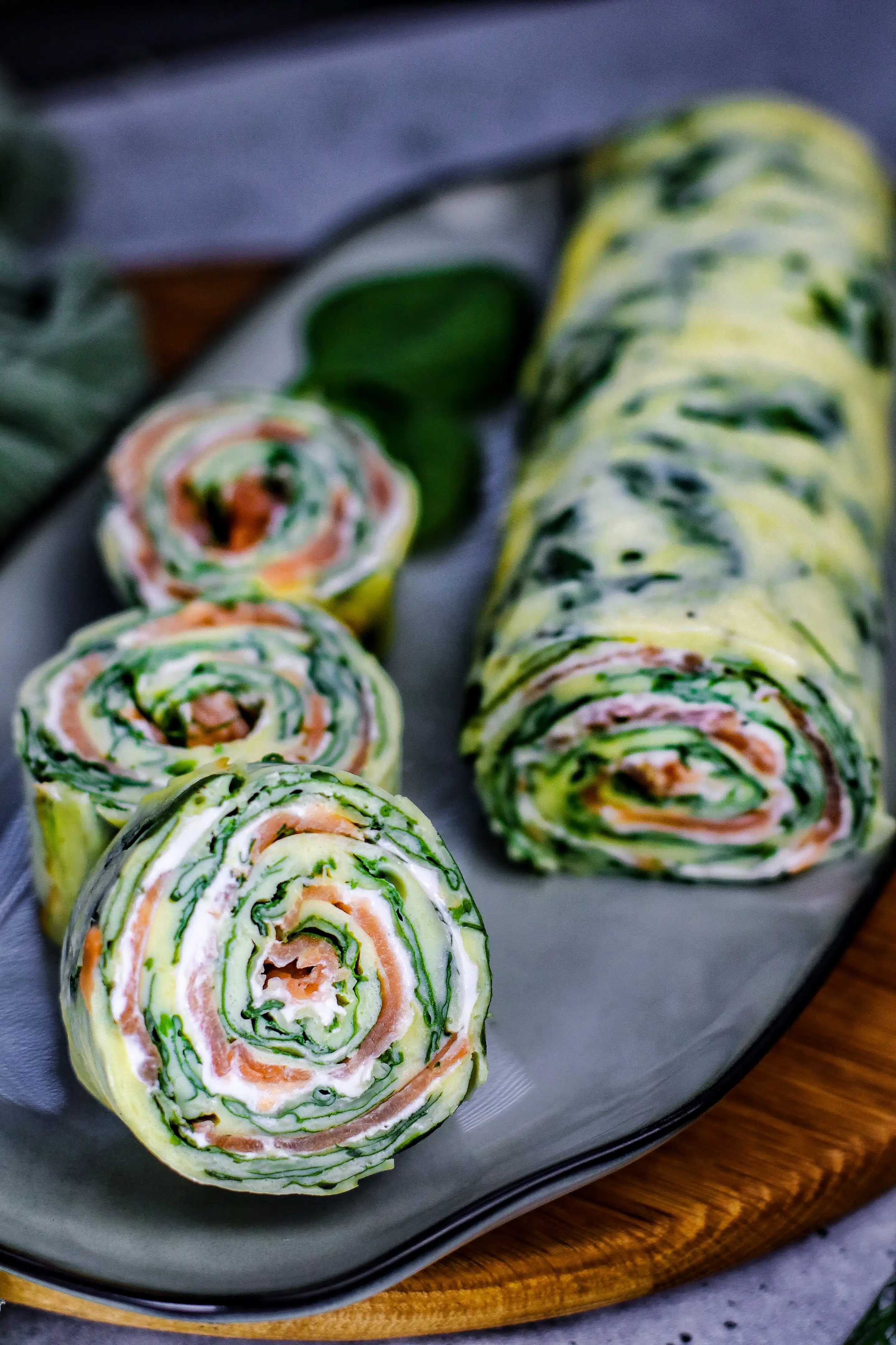 Lachsrolle Die Lachsrolle mit Spinat ist Low Carb