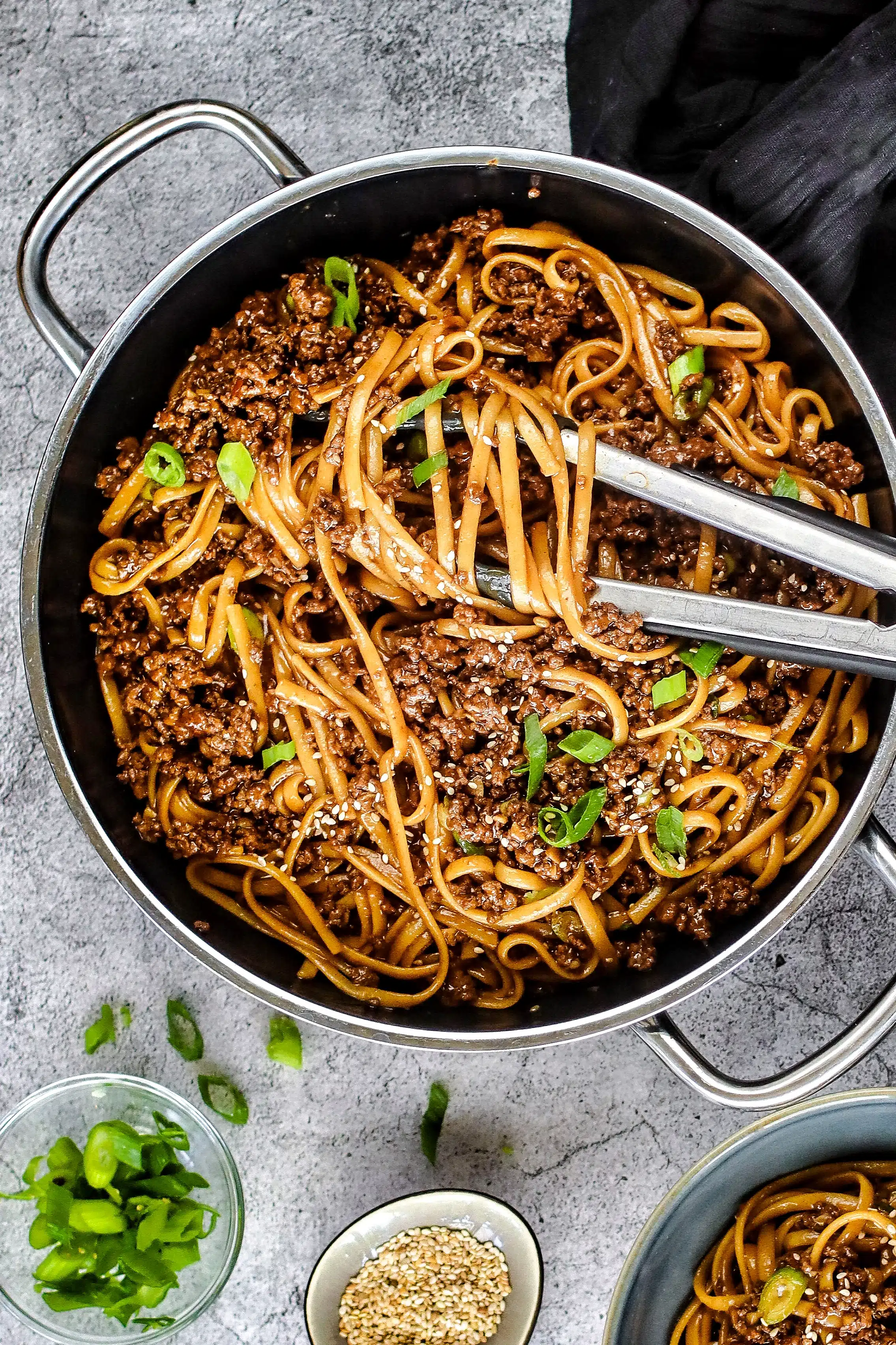 Mongolische Hackfleisch Pasta ist so lecker