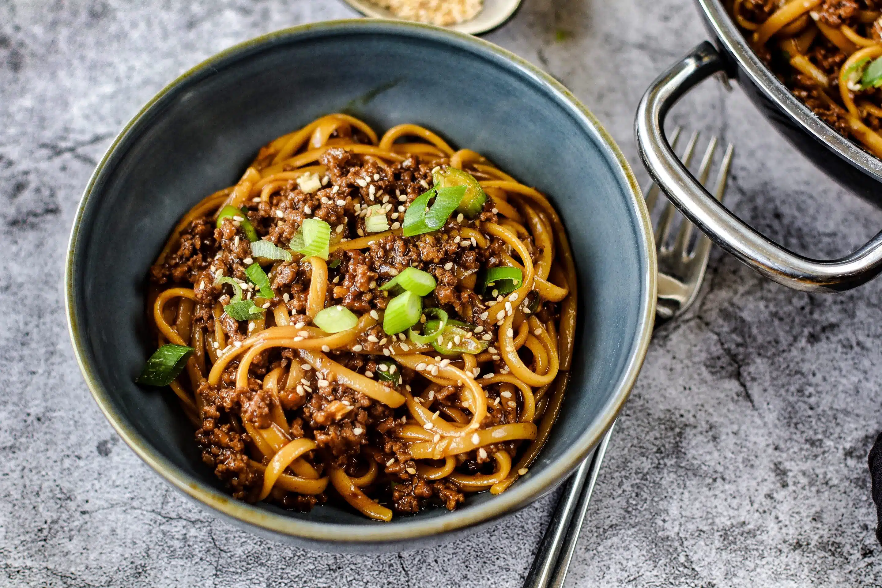 Mongolische Hackfleisch Pasta ist schnell auf dem Tisch