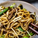 Beef Chow Fun ist ein traditionelles kantonesisches Gericht