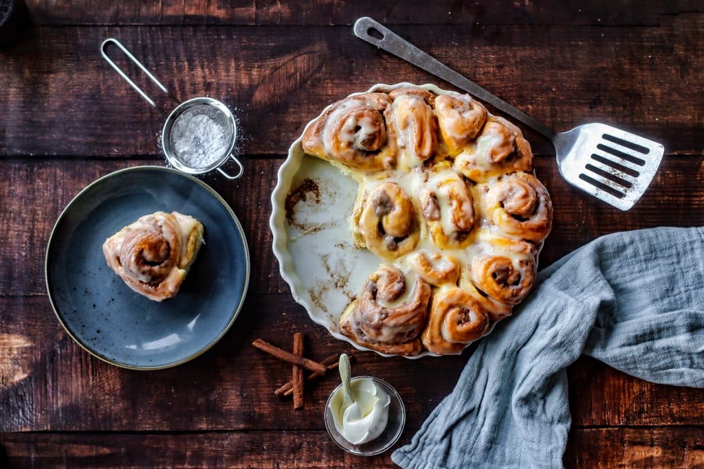 Zimtschnecken mit Frischkäsetopping