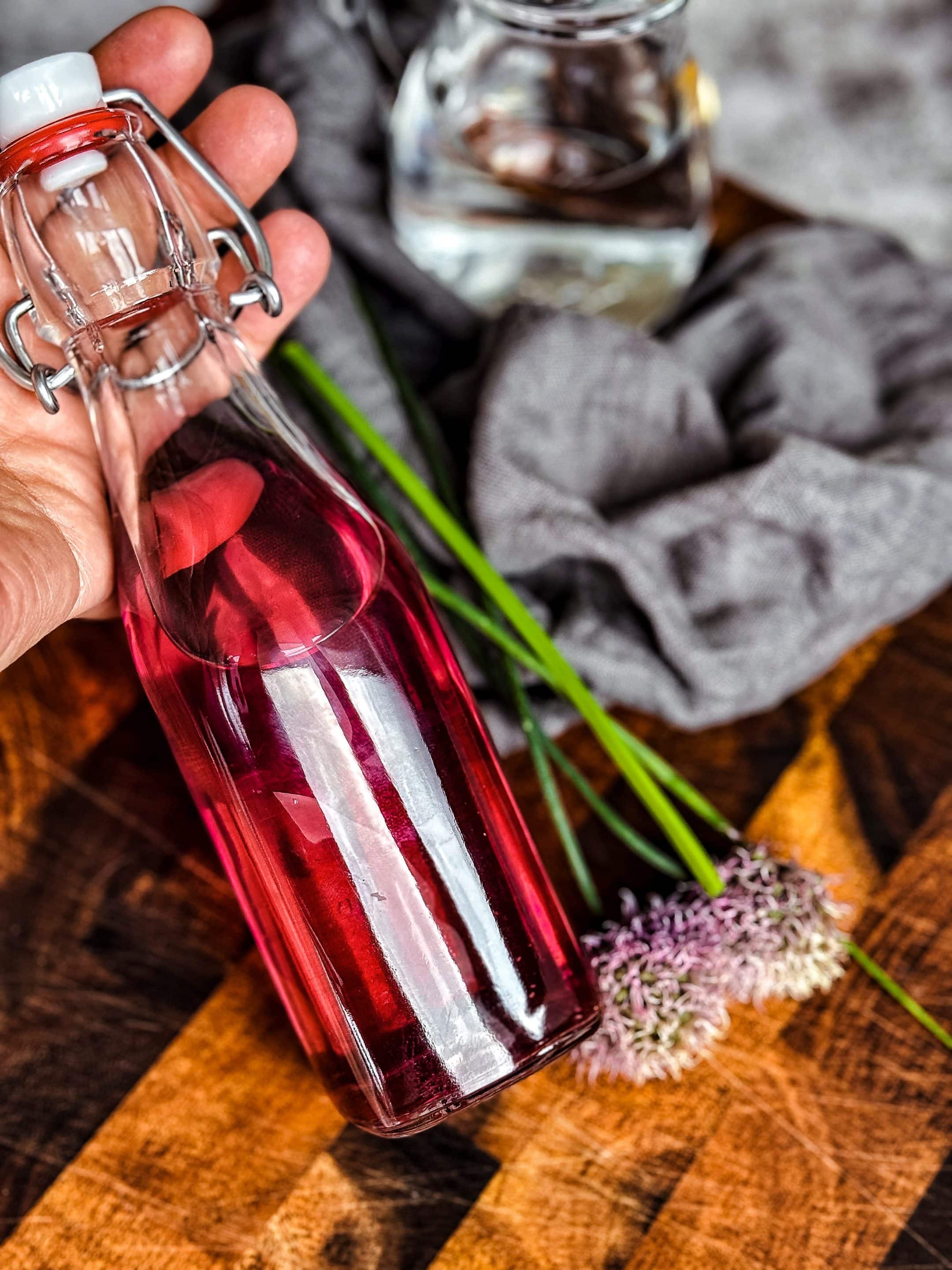 Schnittlauchblütenessig ist schnell gemacht