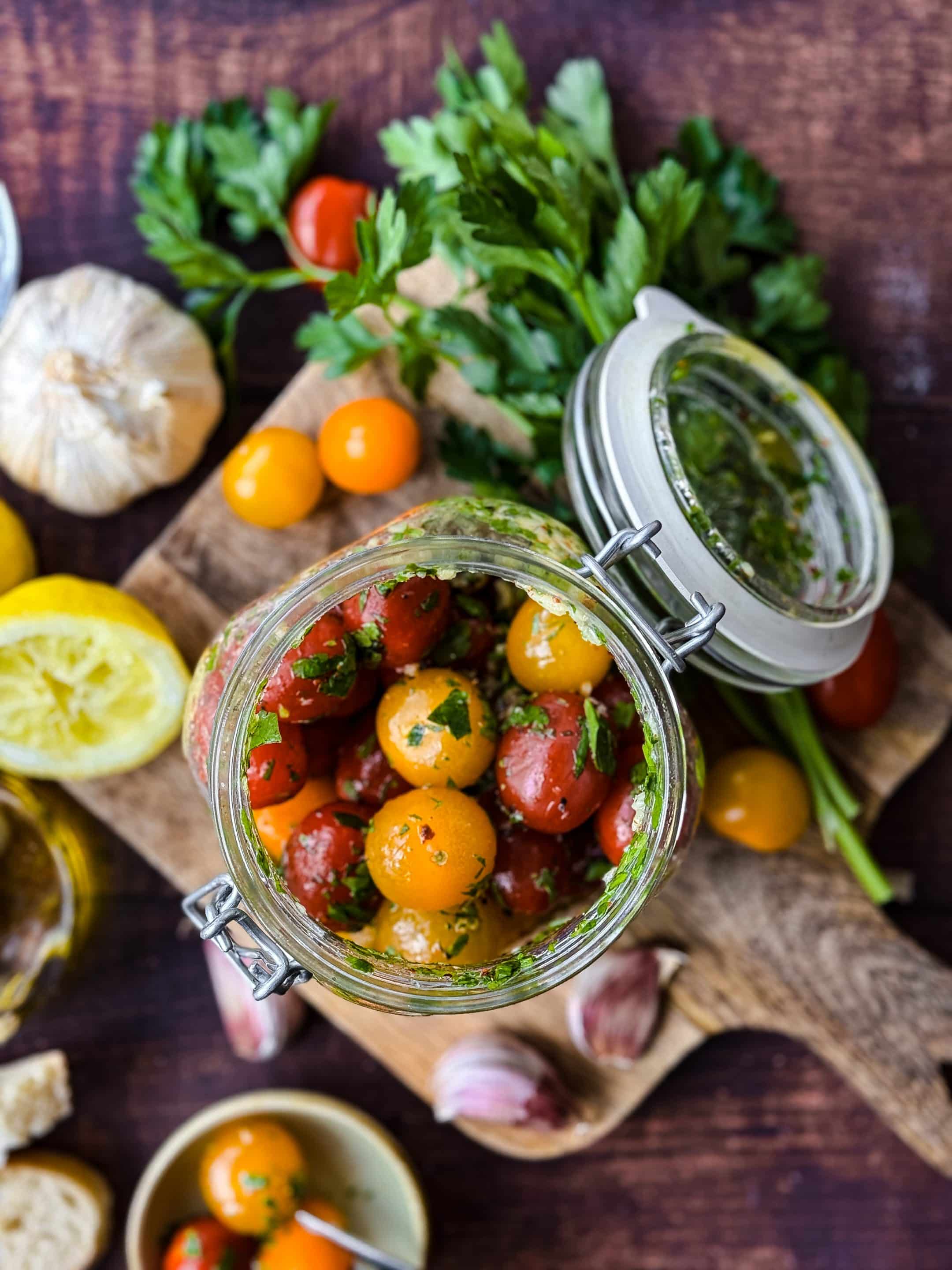 Eingelegte Tomaten brauchen nur wenige Zutaten