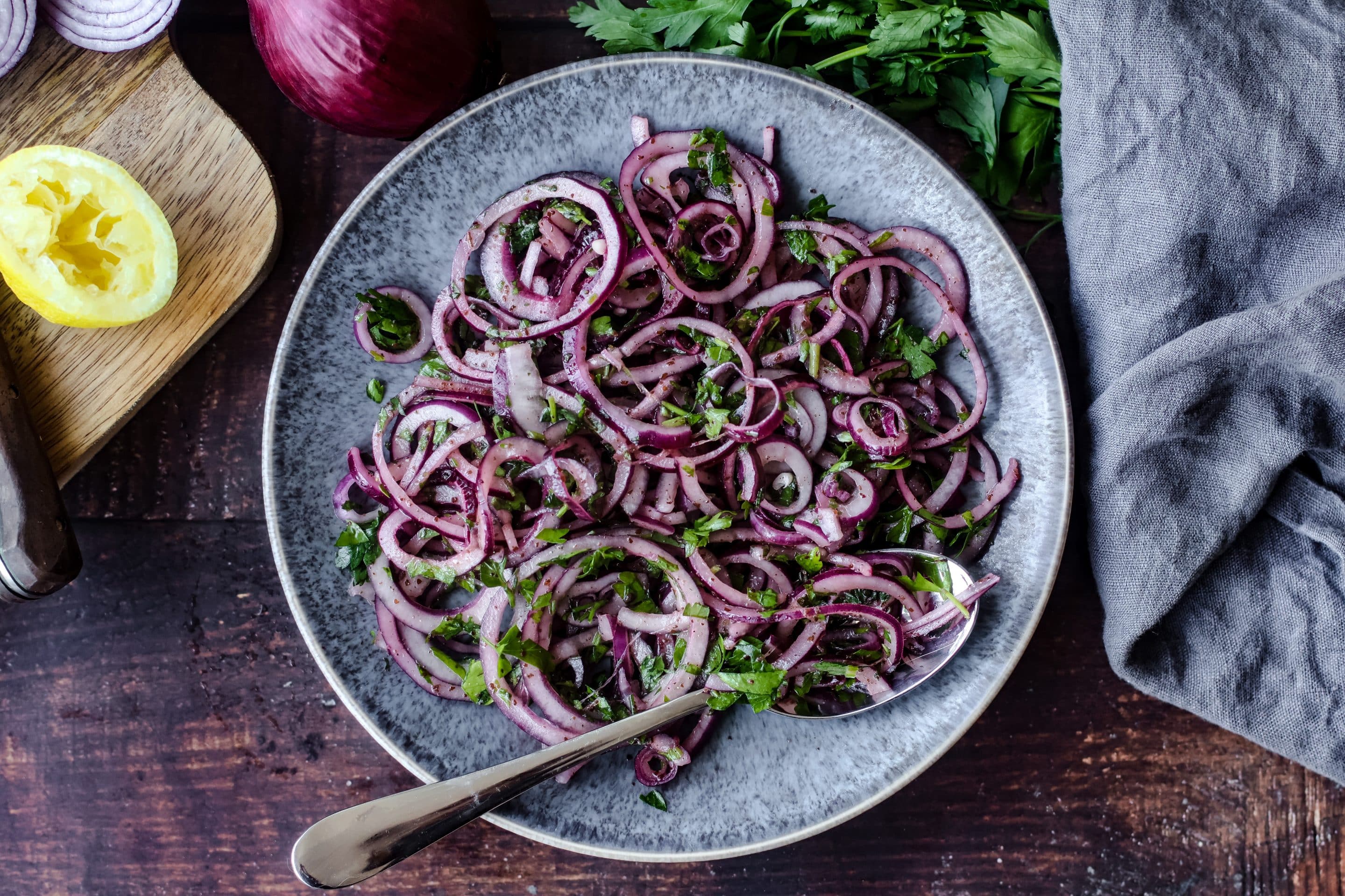 Türkischer Zwiebelsalat mit Sumach
