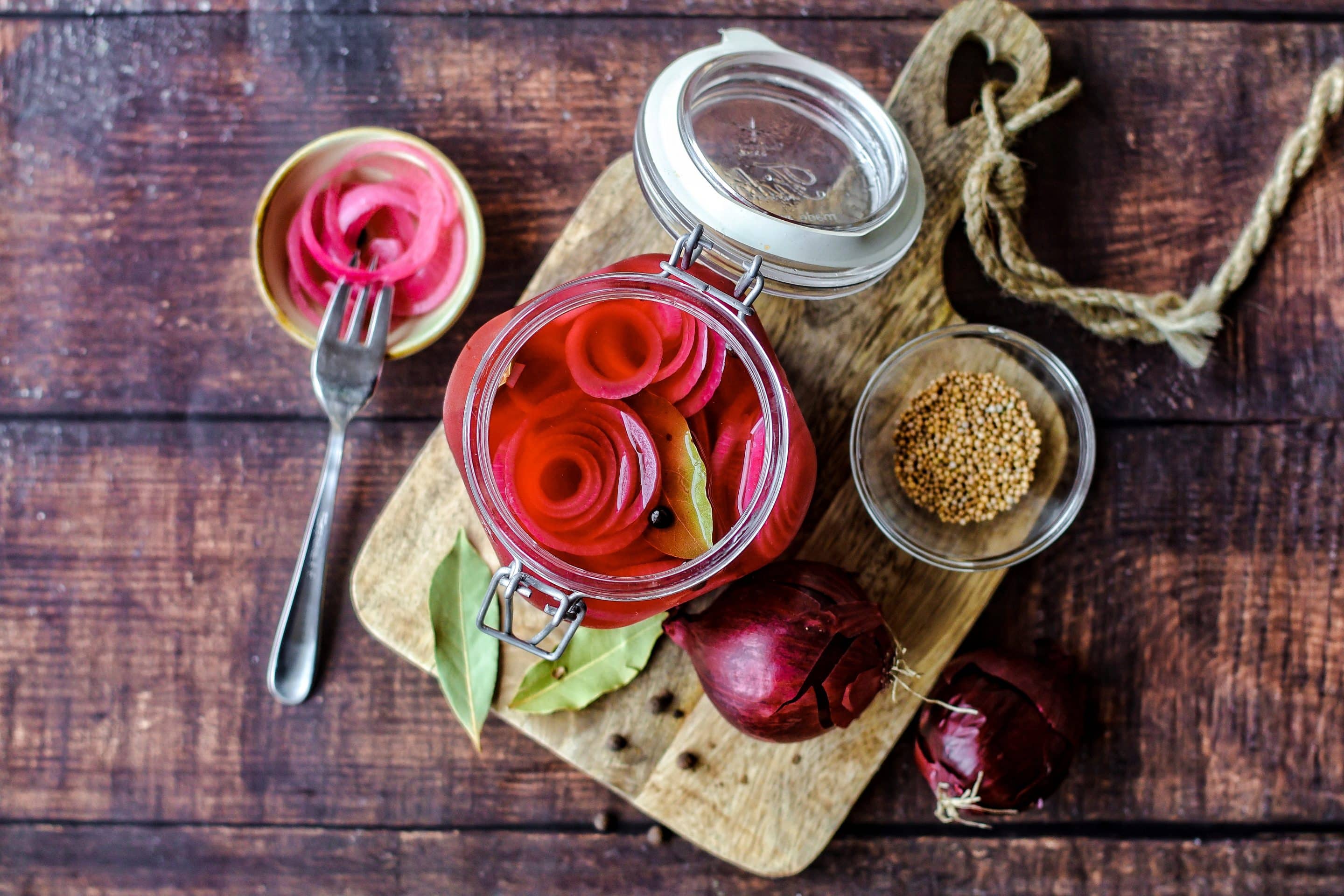 Eingelegte rote Zwiebeln - Pickled Onions