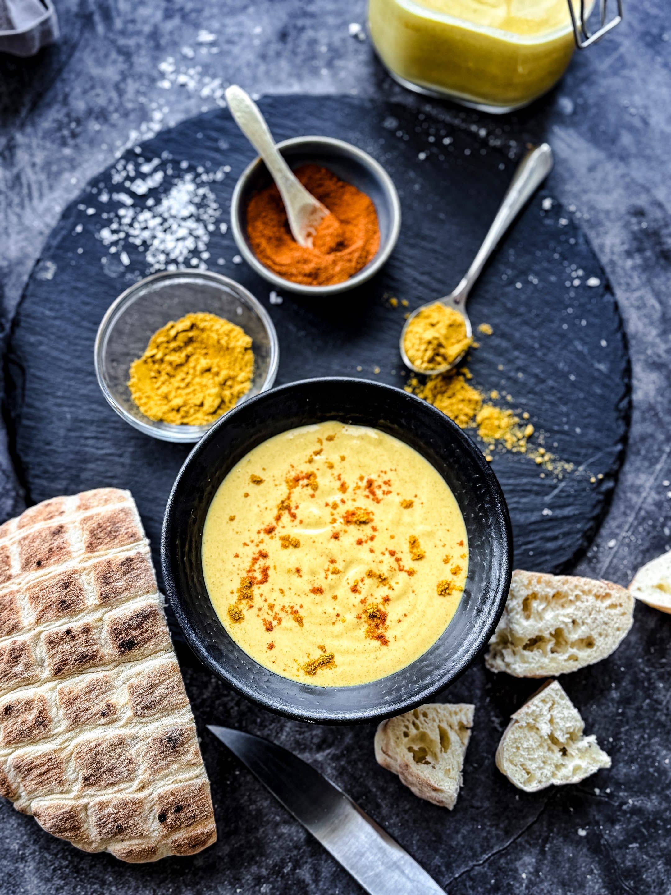 Currysauce ist perfekt fürs BBQ