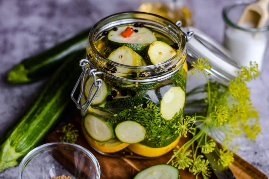 Eingelegte Zucchini - Zucchini haltbar machen