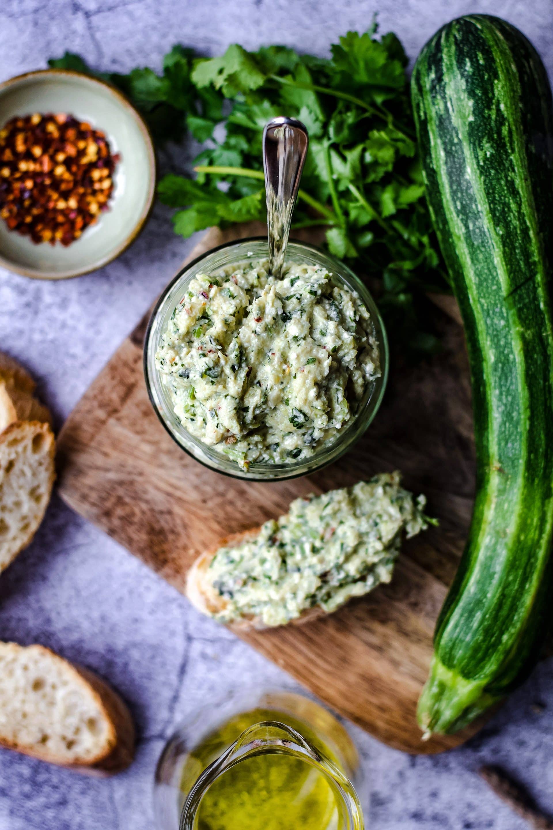 Zucchini Feta Dip schmeckt so lecker