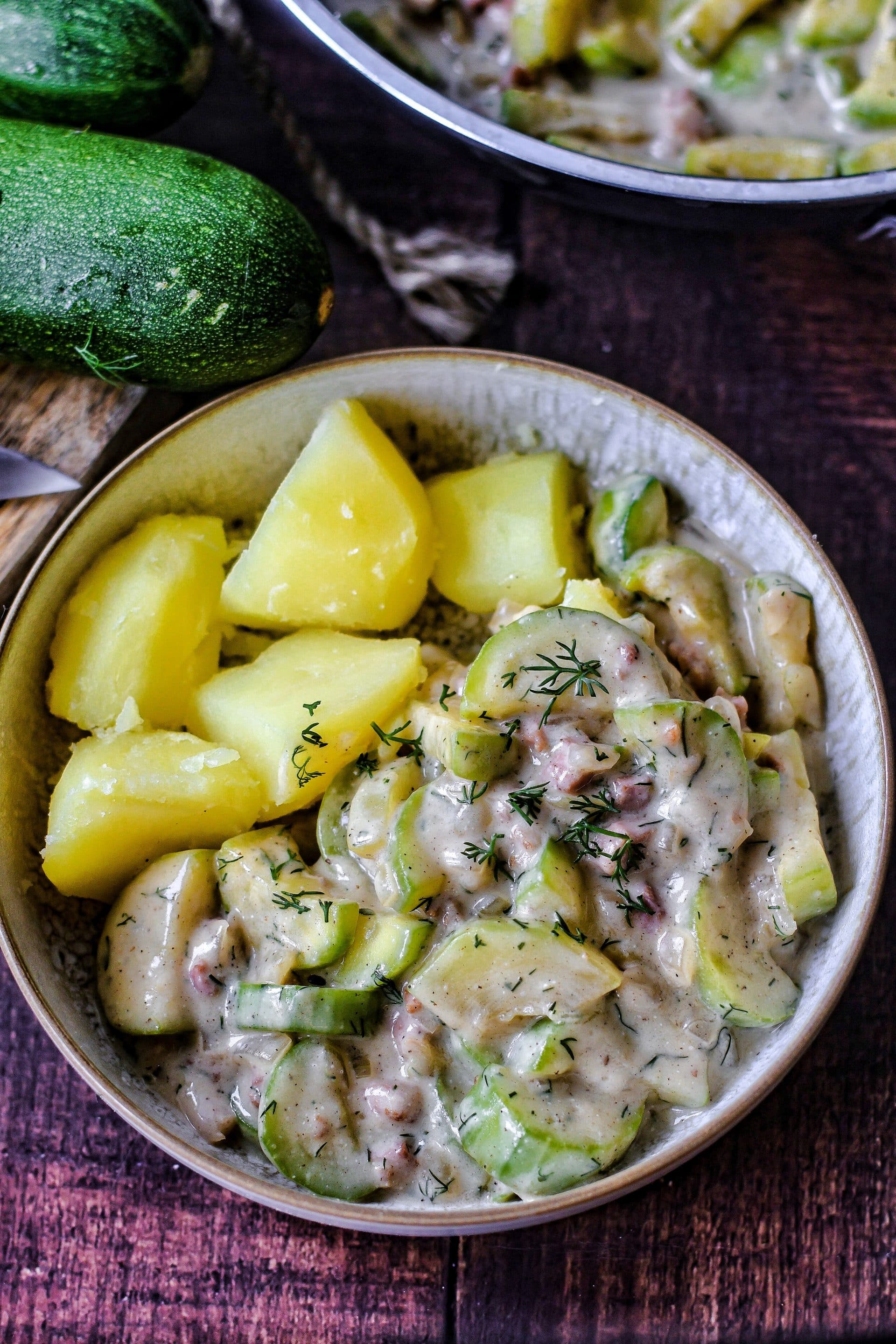 Geschmorte Zucchini schmecken super mit Salzkartoffeln
