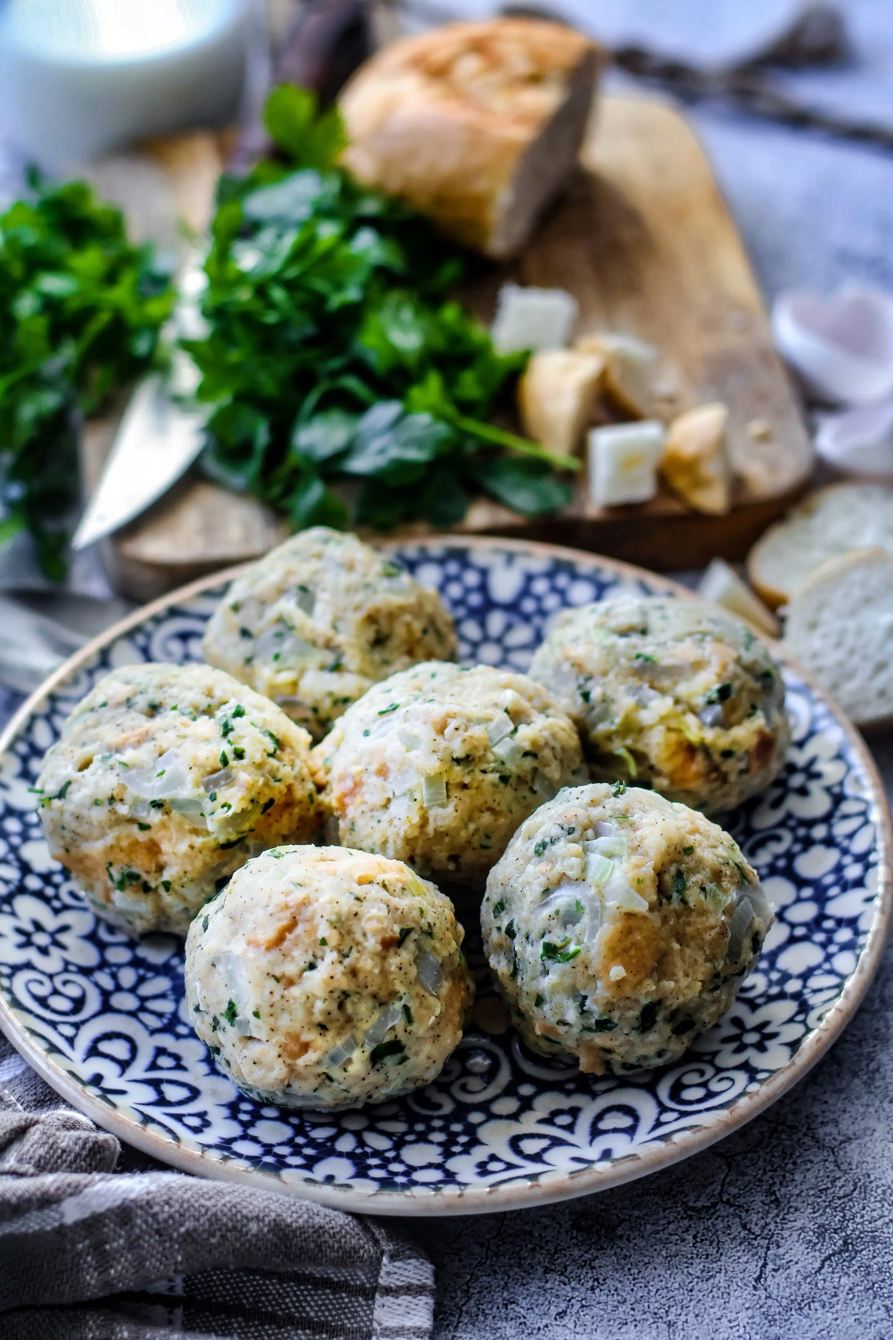 Semmelknödel Semmelknödel passen zu vielen Gerichten