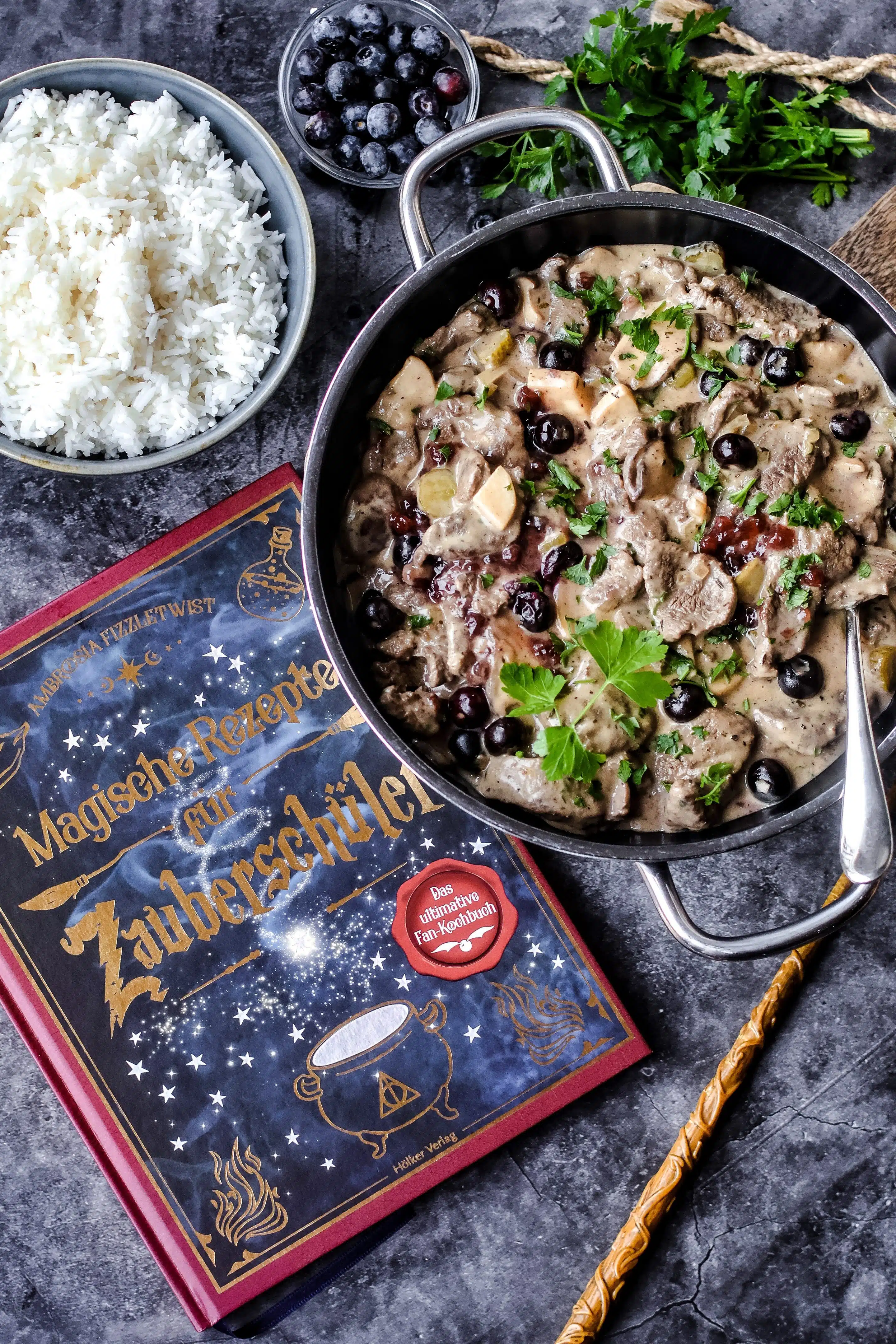 Das Rezept für Bœuf Karkaroff stammt aus dem Buch Magische Rezepte für Zauberschüler vom Hölker Verlag