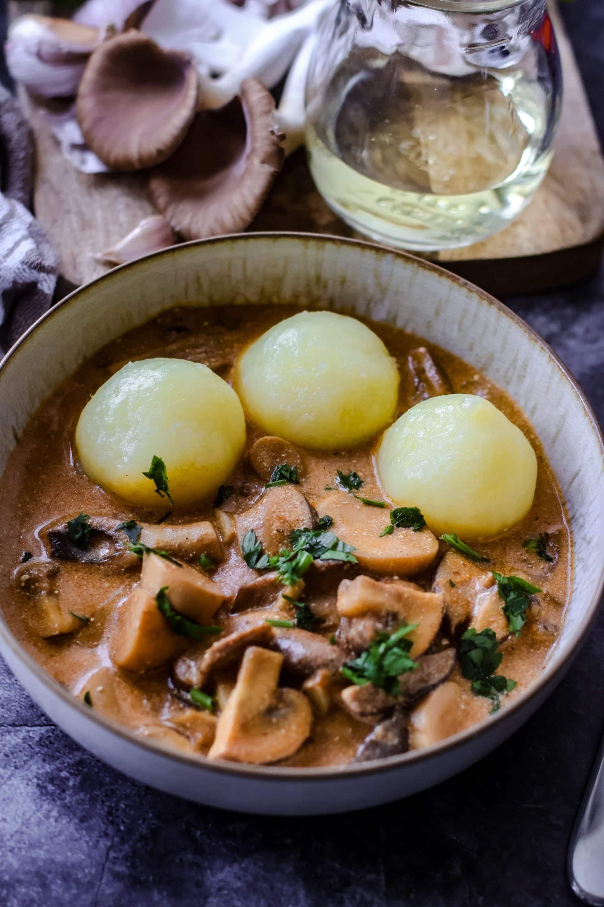 Pilzgulasch ist im Handumdrehen auf dem Tisch