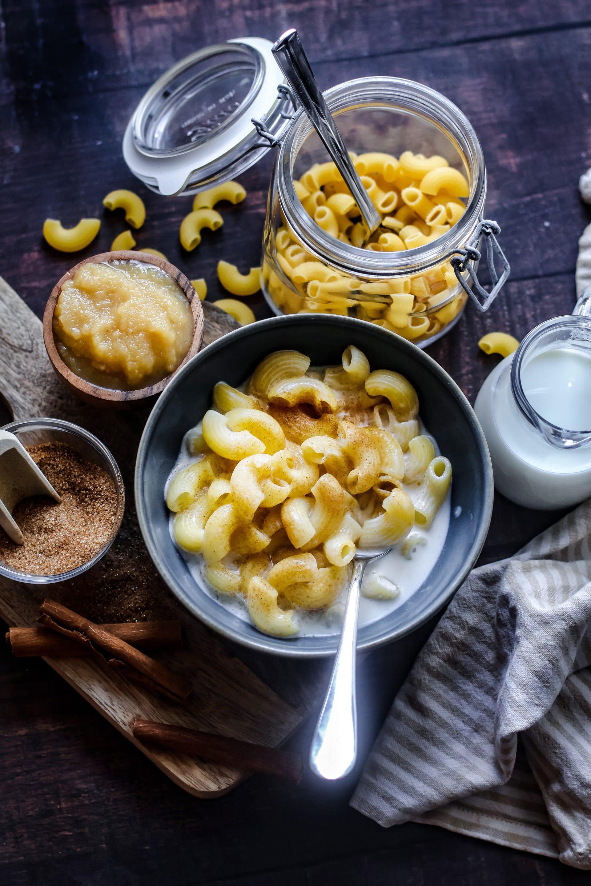 Omas Milchnudeln sind im Handumdrehen auf dem Tisch