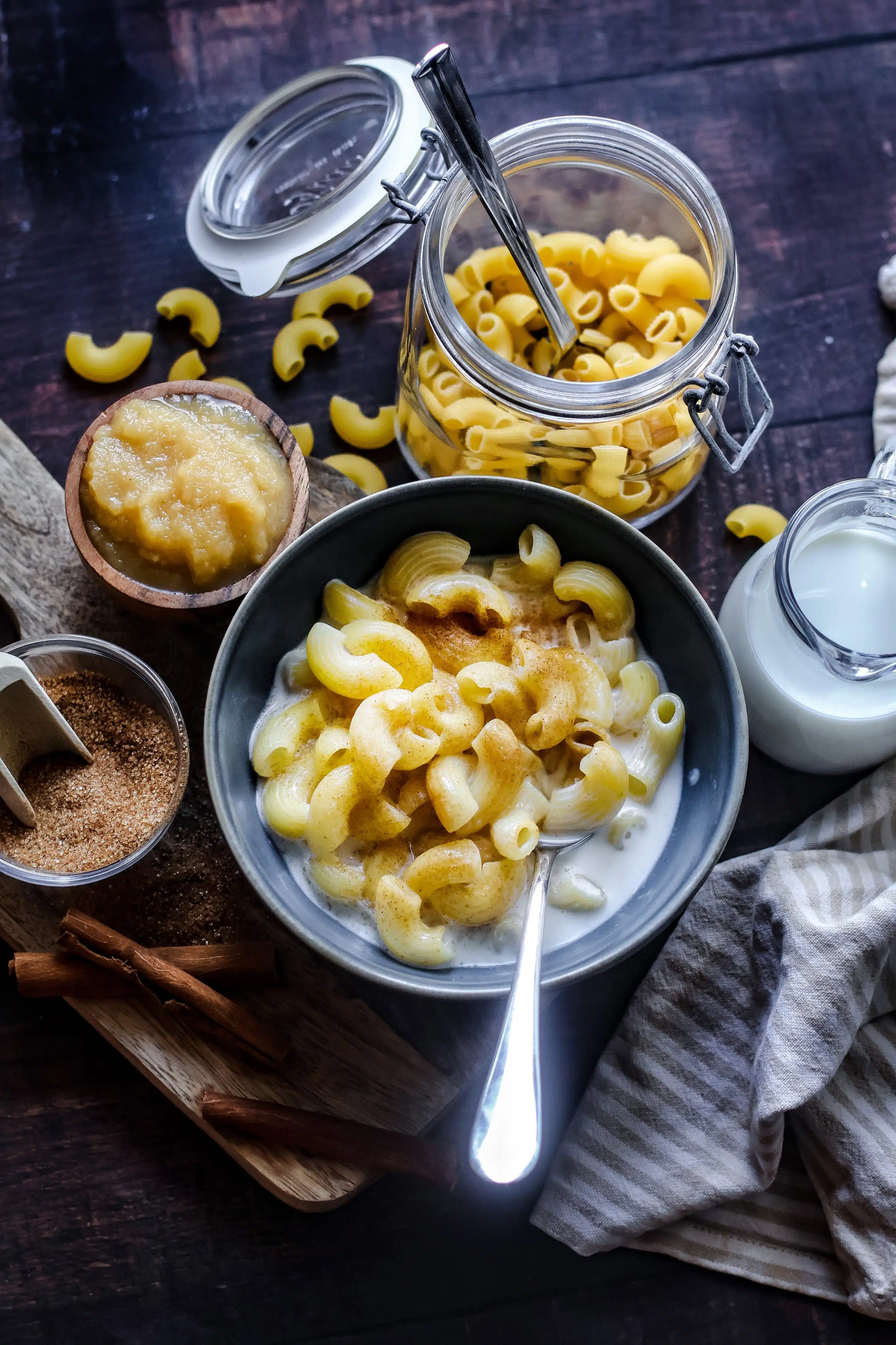 Omas Milchnudeln sind im Handumdrehen auf dem Tisch