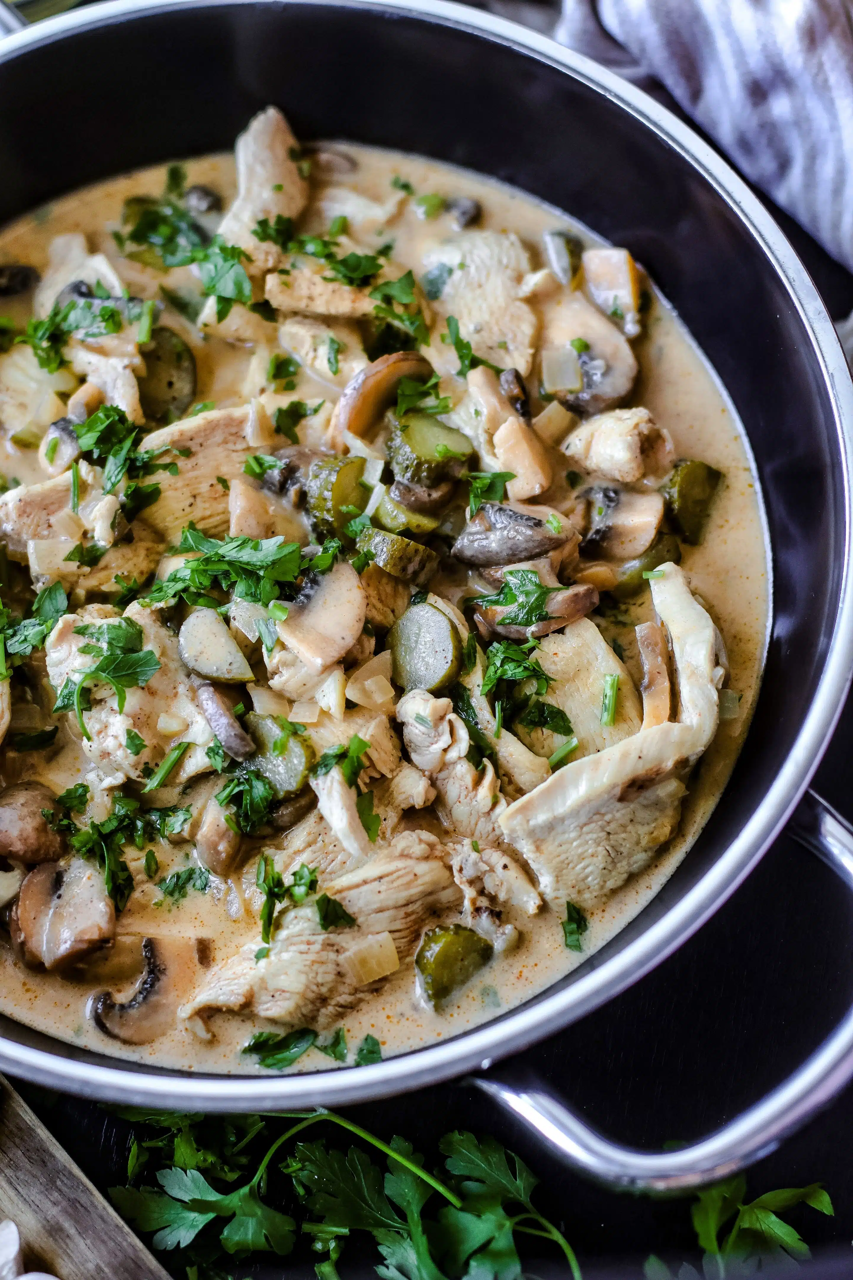 Hähnchen Stroganoff ist schnell gemacht