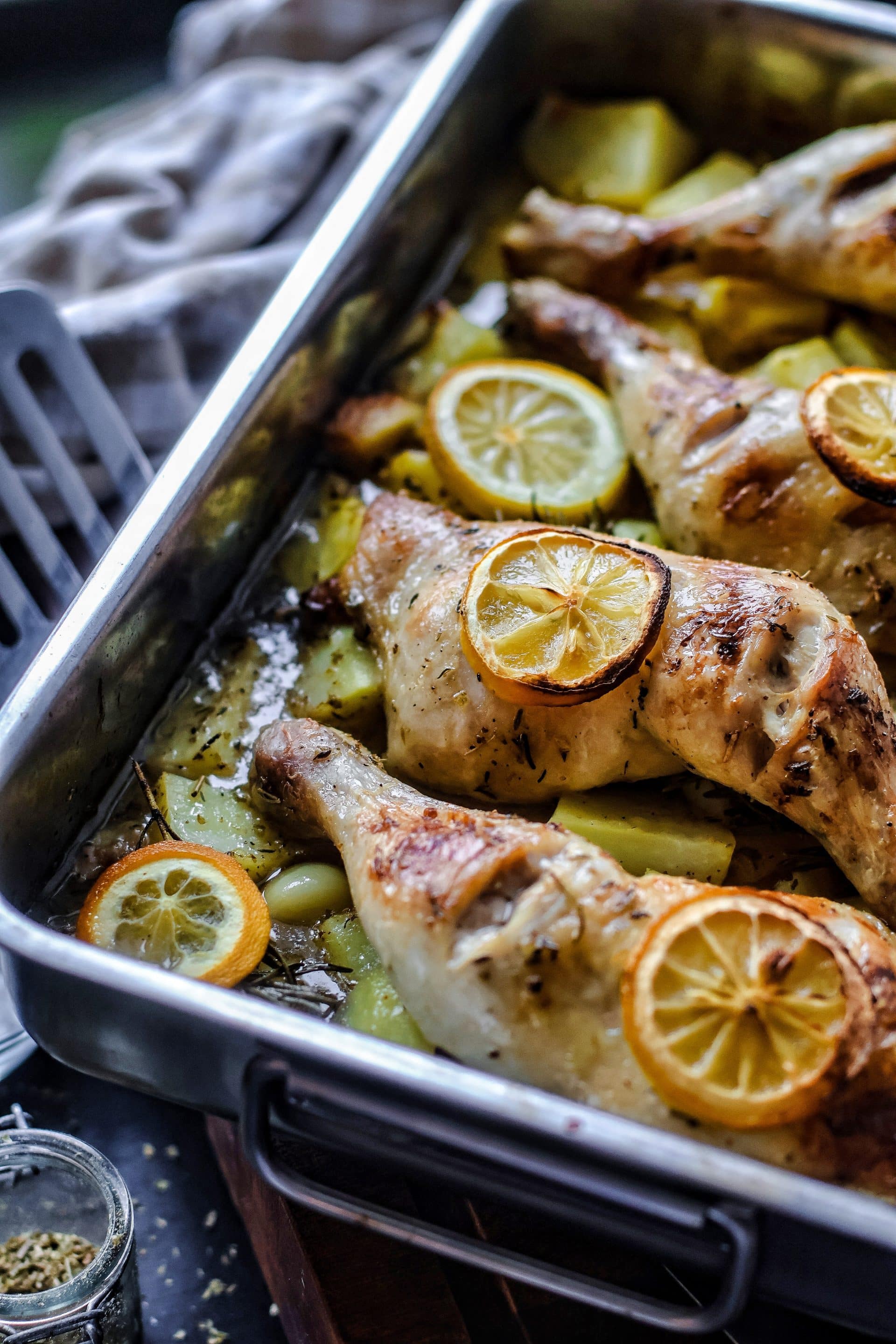 Griechisches Zitronenhähnchen ist einfach und lecker