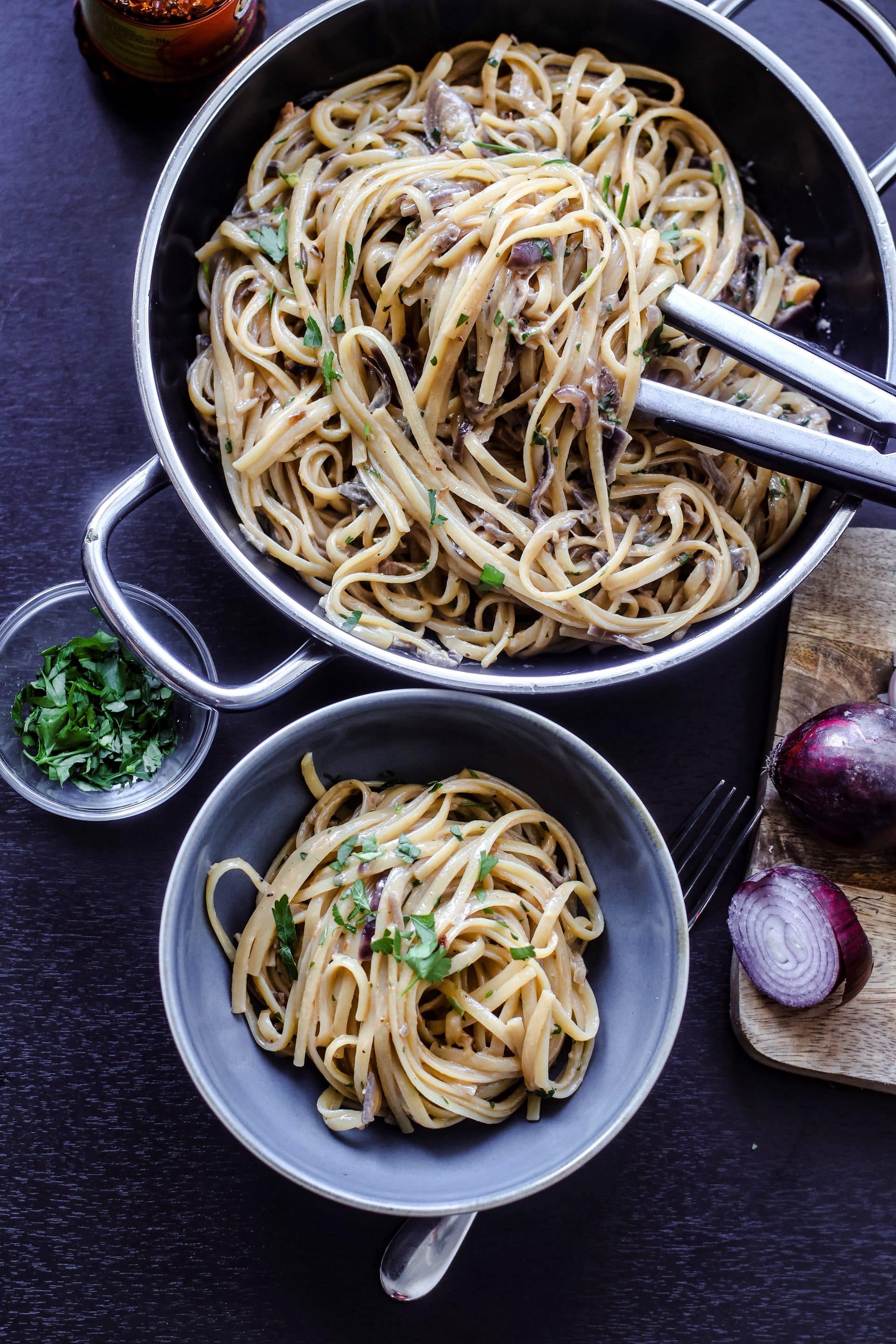 Pasta mit karamellisierten Zwiebeln schmeckt Jedem