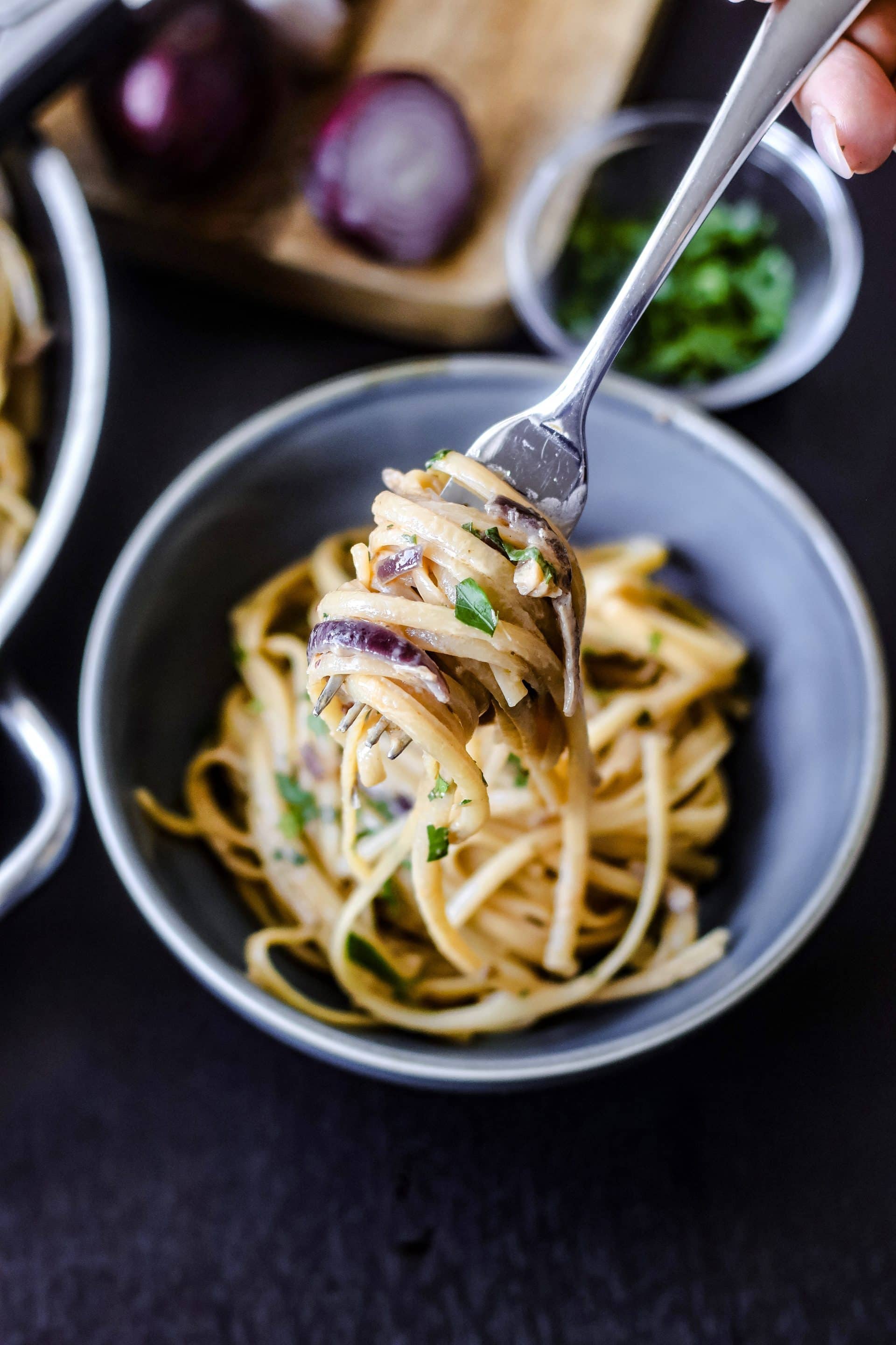 Pasta mit karamellisierten Zwiebeln klappt super mit roten Zwiebeln