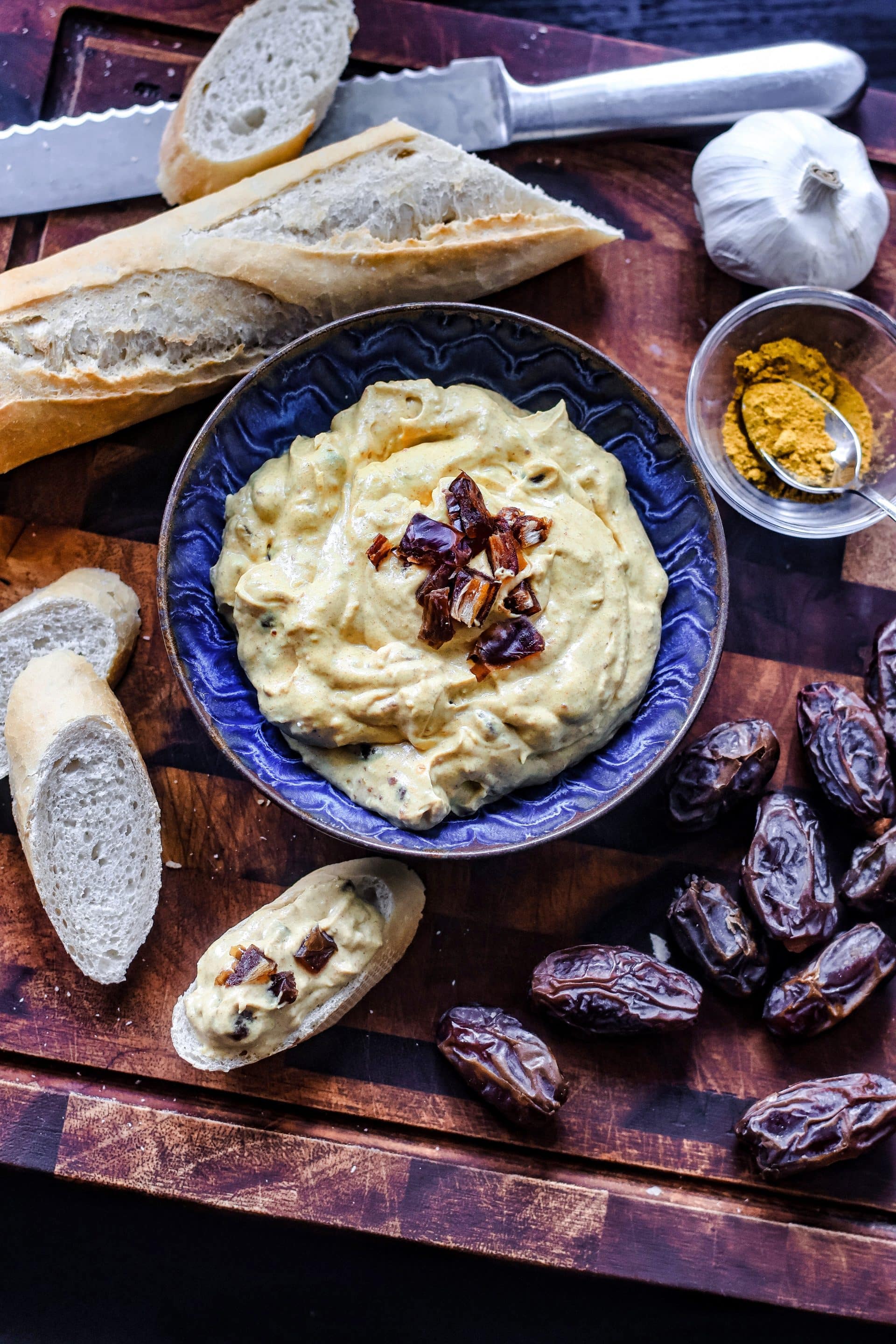 Dattel-Curry-Dip schmeckt herrlich pikant