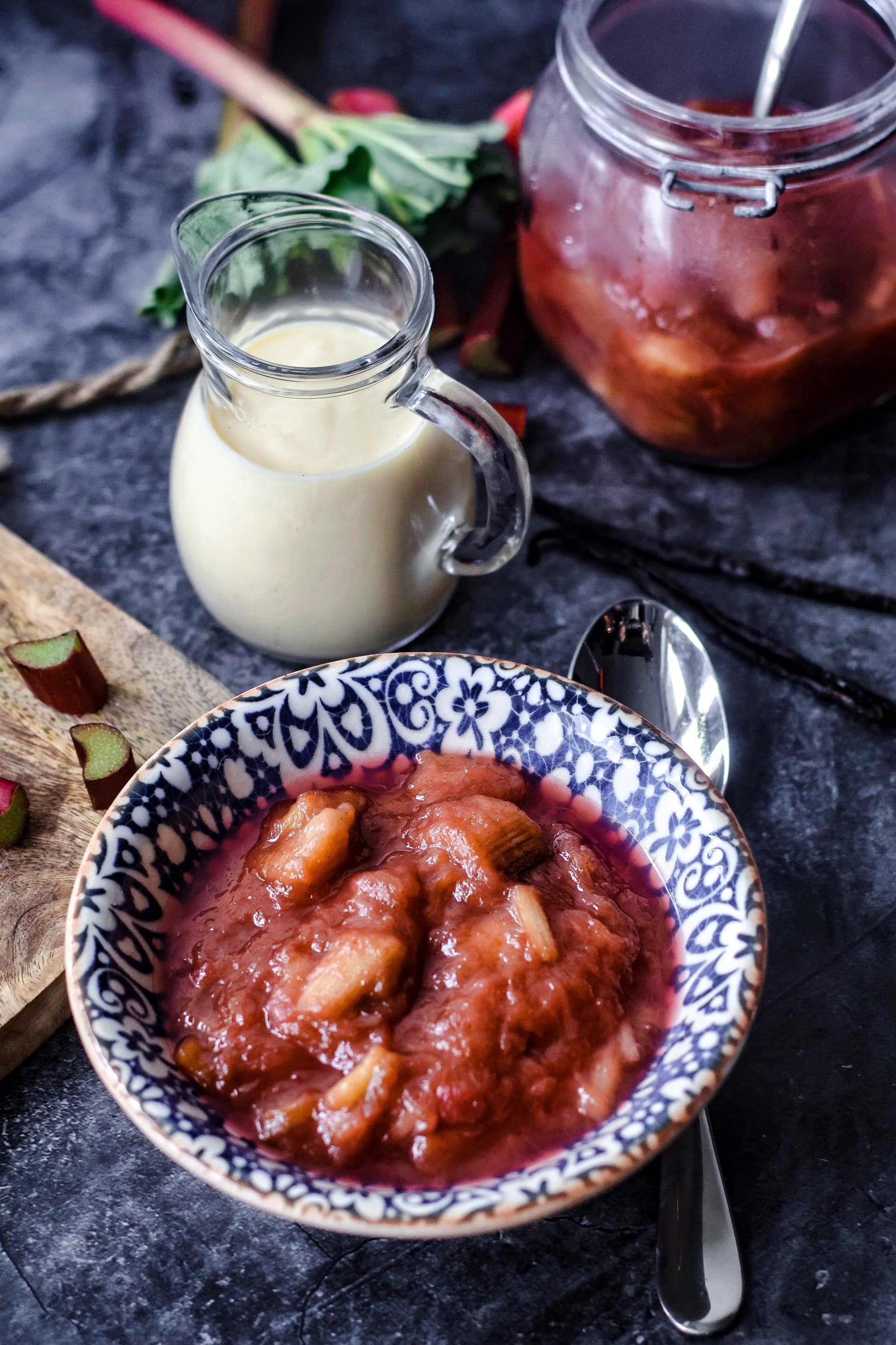 Rhabarberkompott schmeckt Groß und Klein