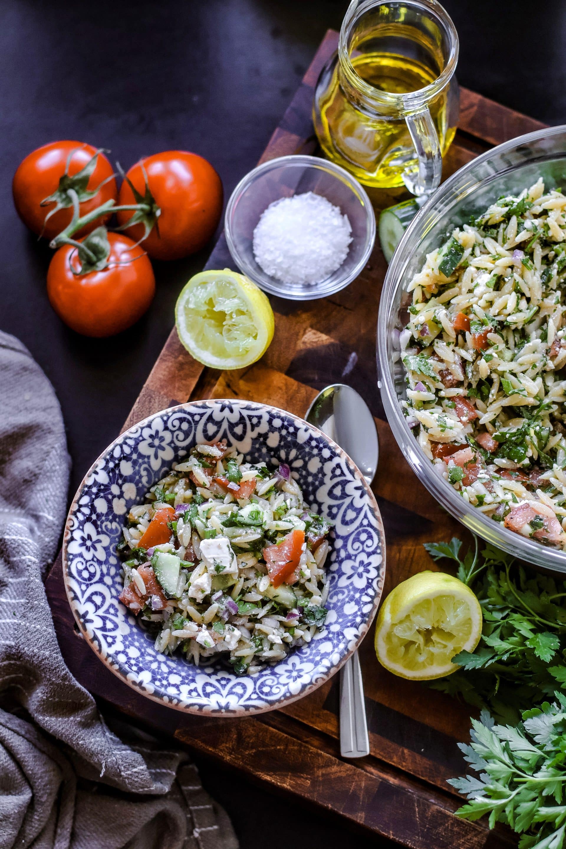 Kritharaki Salat mit Feta und dazu reichlich Petersilie