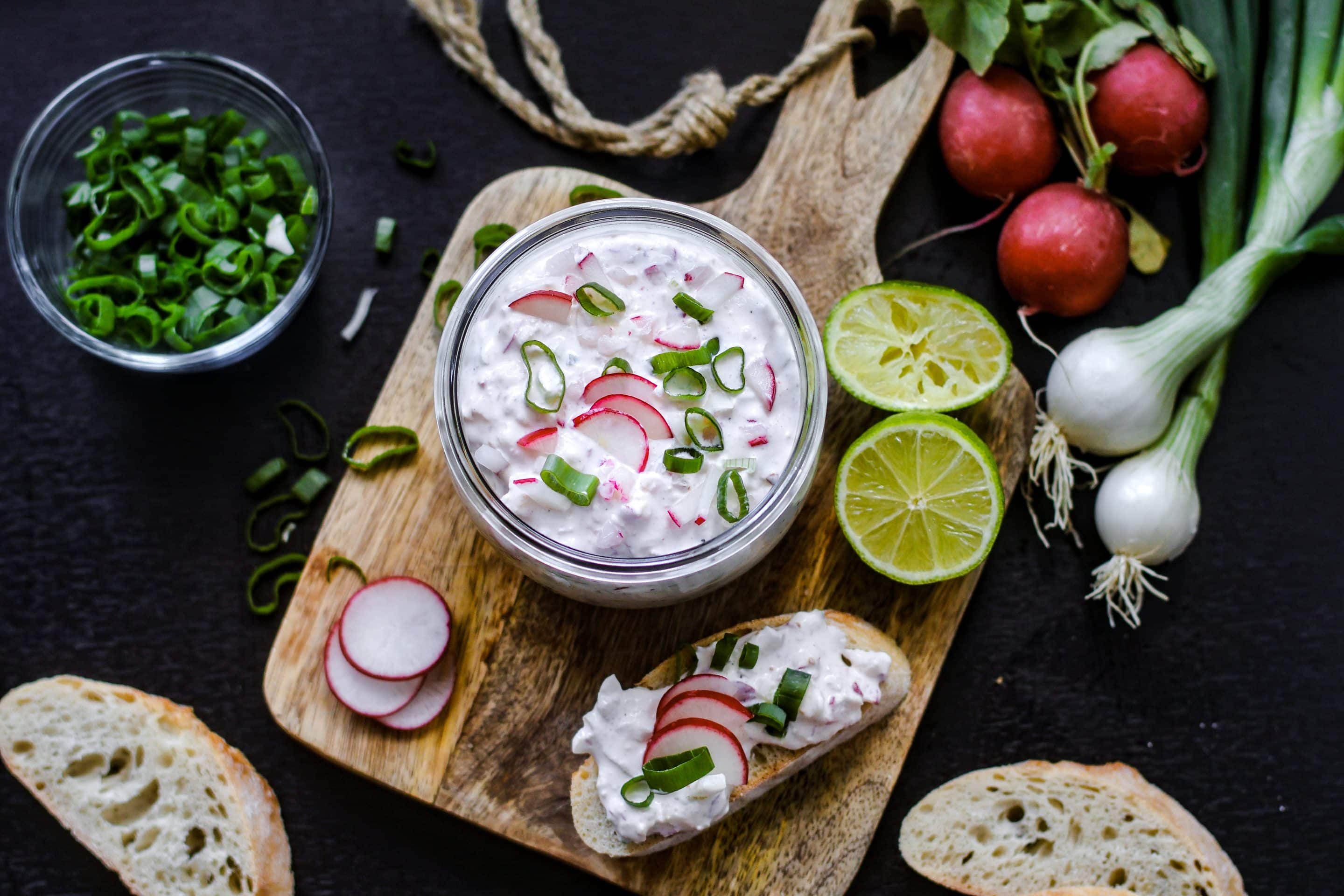 Sieht dieser Radieschen Dip nicht lecker aus?