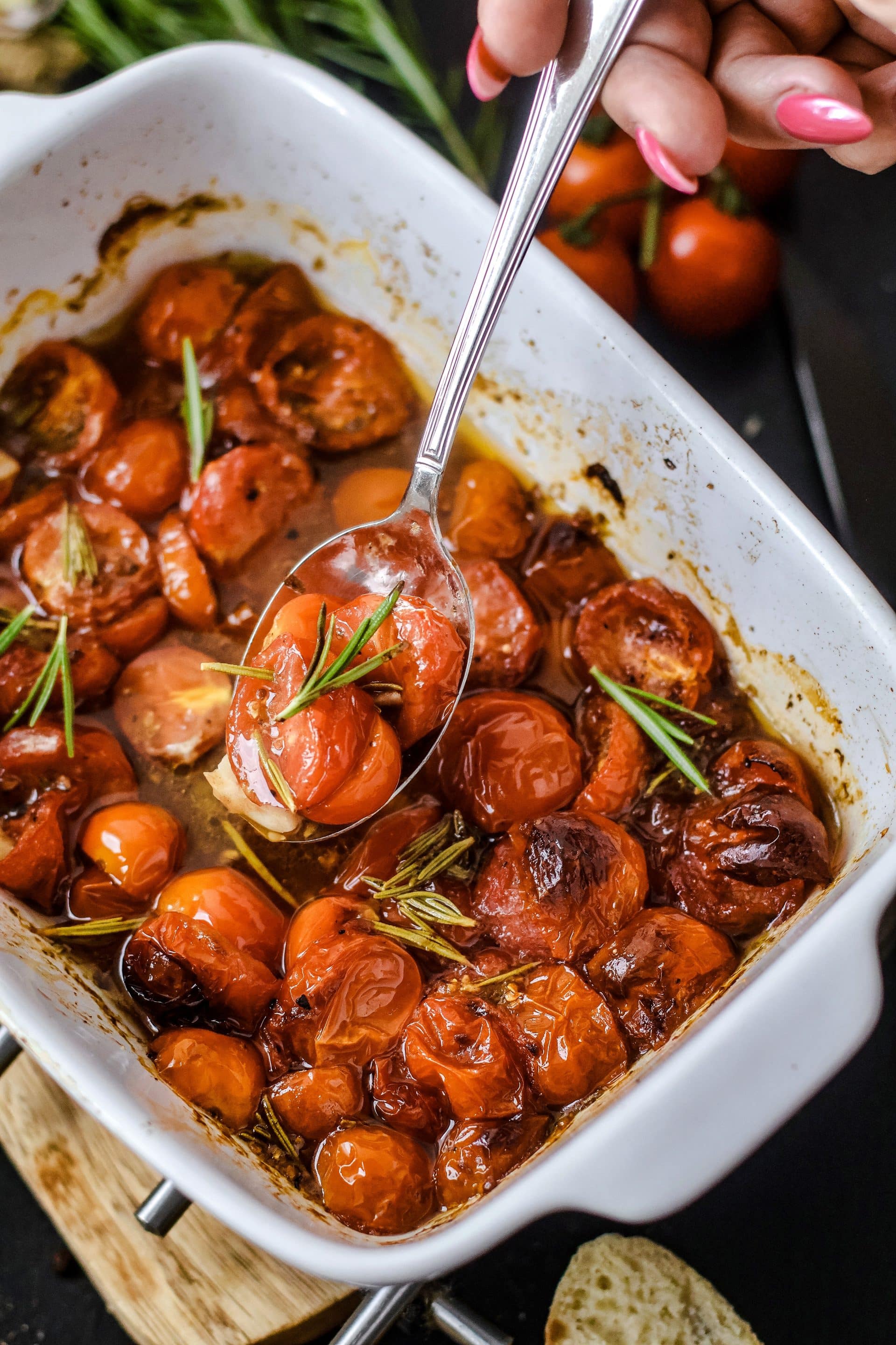 Tomaten aus dem Ofen sind im Sommer perfekt