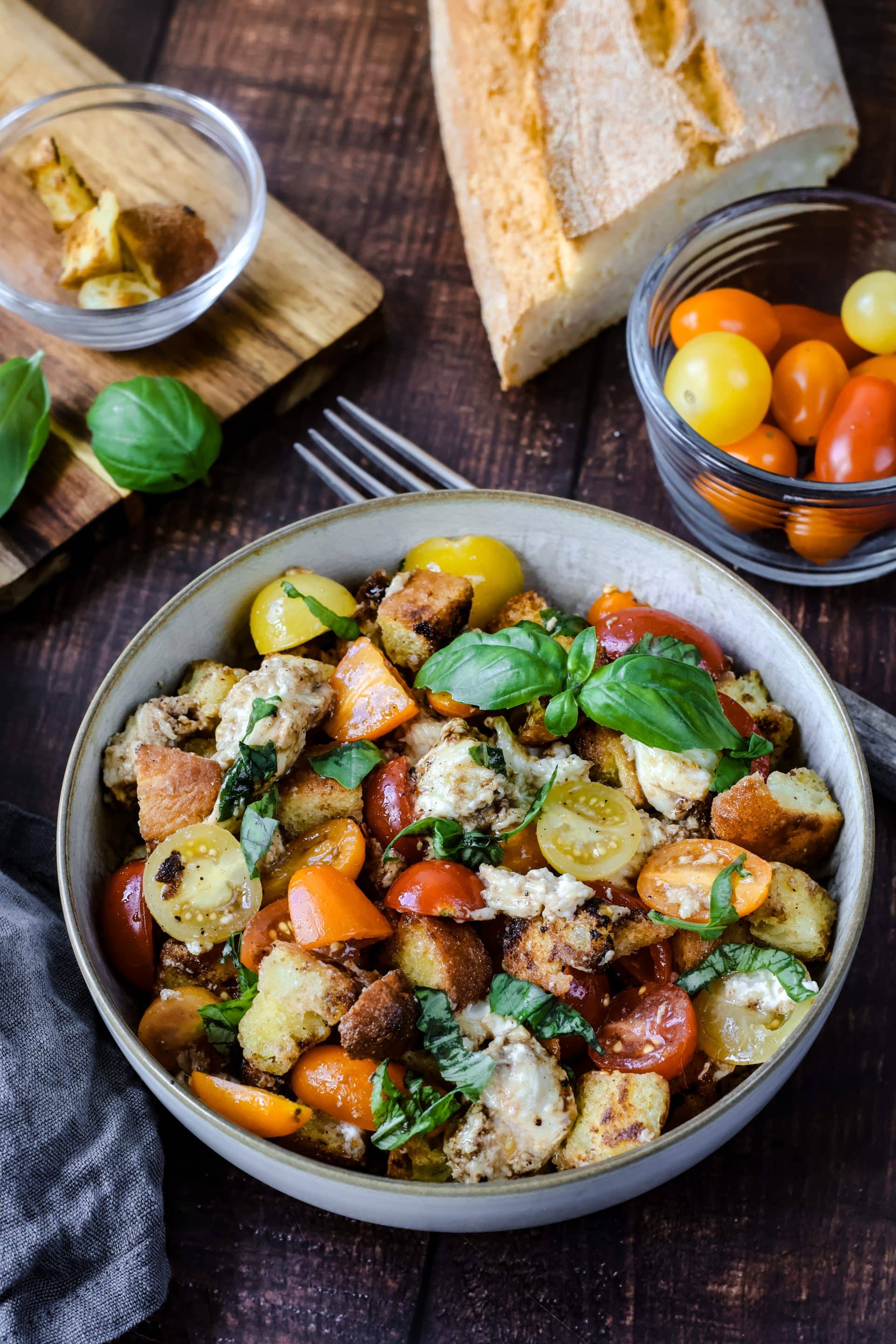 sieht dieser italienische Brotsalat nicht toll aus?