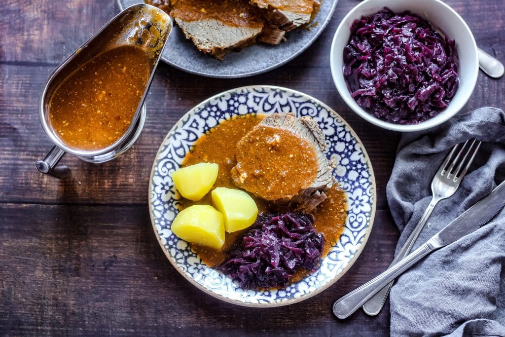 Omas Sauerbraten mit Buttermilch