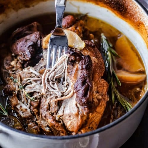 sieht dieser Schweinebraten mit Apfelsauce nicht superlecker aus?